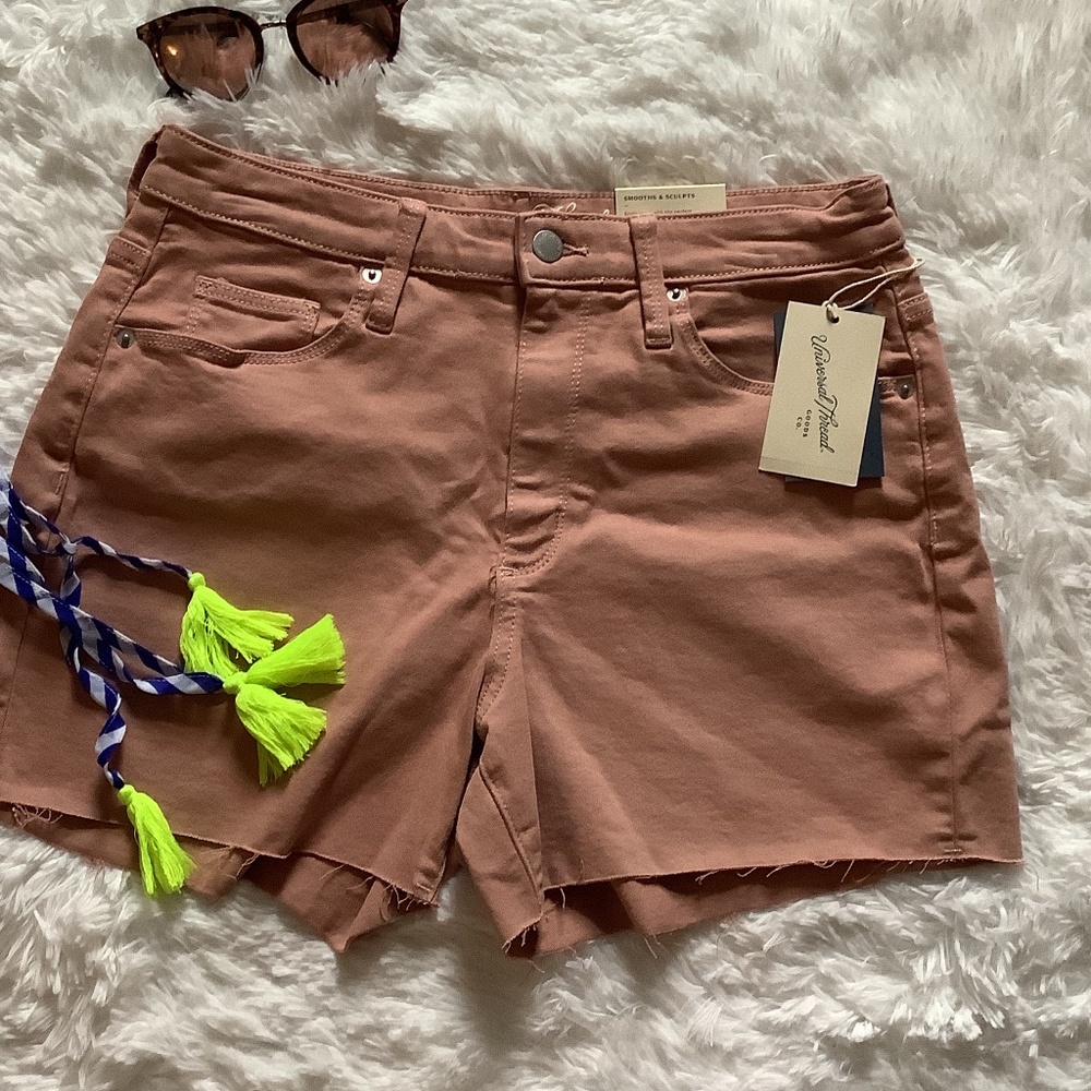 WOMEN SHORTS UNIVERSAL THREAD GOODS CO.